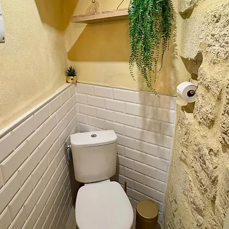 L'écrin Voûté, Cocon Chaleureux En Pierre à 2 Pas De La Place Aux Herbes Uzès